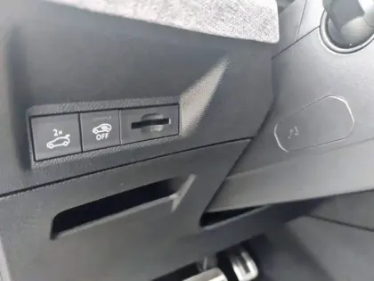 Photo 46 Peugeot 5008  Hybrid 145 e-DCS6