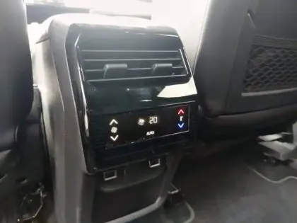 Photo 45 Peugeot 5008  Hybrid 145 e-DCS6