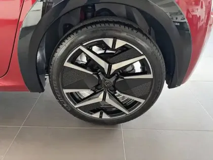 Photo 12 Peugeot 208  Hybrid 145 e-DCS6