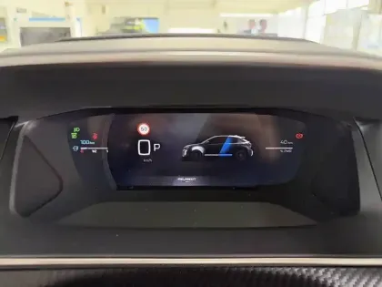 Photo 9 Peugeot 208  Hybrid 145 e-DCS6