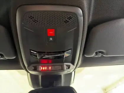 Photo 38 Peugeot 208  Hybrid 145 e-DCS6