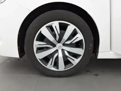 Photo 12 Peugeot 208  PureTech 75 S&S BVM5