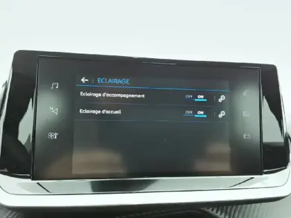 Photo 26 Peugeot 208  PureTech 75 S&S BVM5