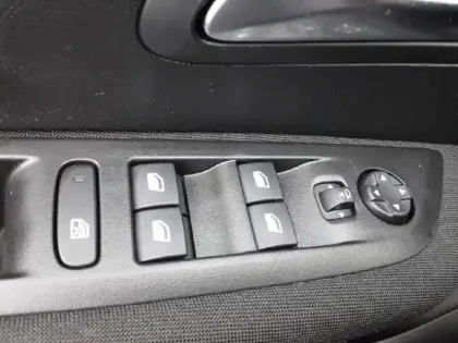 Photo 17 Peugeot 208  PureTech 75 S&S BVM5