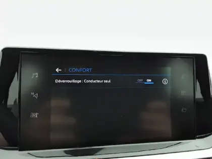 Photo 27 Peugeot 208  PureTech 75 S&S BVM5