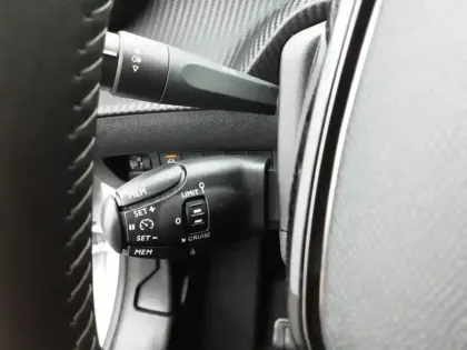 Photo 19 Peugeot 208  PureTech 75 S&S BVM5
