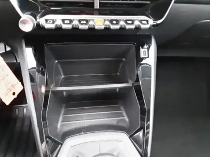 Photo 29 Peugeot 208  PureTech 75 S&S BVM5