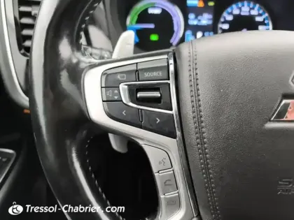 Photo 18 Mitsubishi Outlander  2.0I 200 PHEV Hybride rechargeable Essence Instyle
