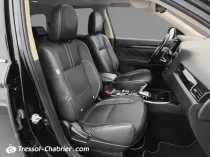 Photo 8 Mitsubishi Outlander  2.0I 200 PHEV Hybride rechargeable Essence Instyle