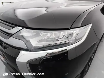 Photo 13 Mitsubishi Outlander  2.0I 200 PHEV Hybride rechargeable Essence Instyle