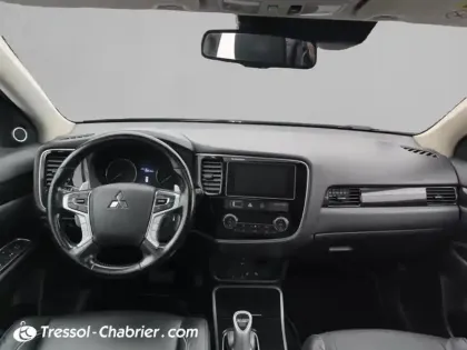 Photo 9 Mitsubishi Outlander  2.0I 200 PHEV Hybride rechargeable Essence Instyle