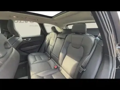 Photo 5 Volvo Xc60  T6 Hybride Rechargeable 253 + 145ch Plus Style Dark Geartronic 8 AWD