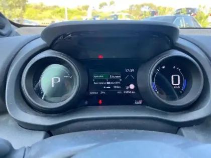 Photo 14 Toyota Yaris  116h GR Sport 5p MY22