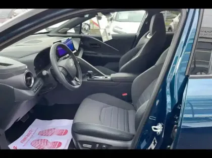 Photo 9 Toyota C-HR  2.0 Hybride Rechargeable 225ch Collection MY25