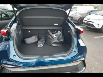 Photo 8 Toyota C-HR  2.0 Hybride Rechargeable 225ch Collection MY25