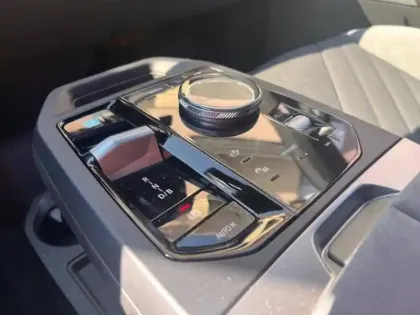 Photo 24 BMW Ix  xDrive60 544ch M Sport