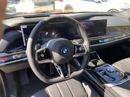 Photo 17 BMW Serie 7 Série 7 750eA xDrive 489ch M Sport