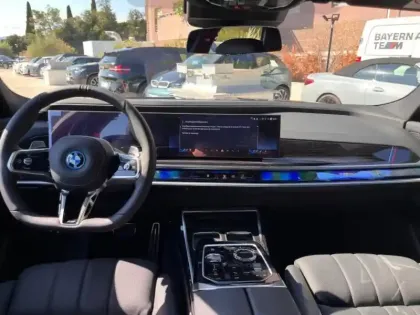 Photo 10 BMW Serie 7 Série 7 750eA xDrive 489ch M Sport