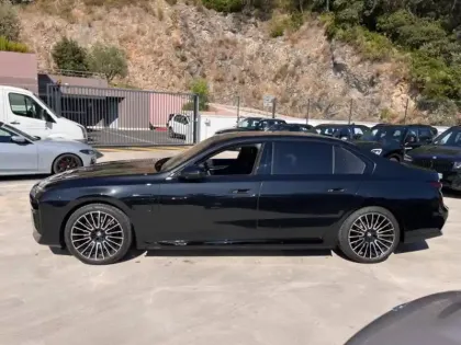 Photo 20 BMW Serie 7 Série 7 750eA xDrive 489ch M Sport