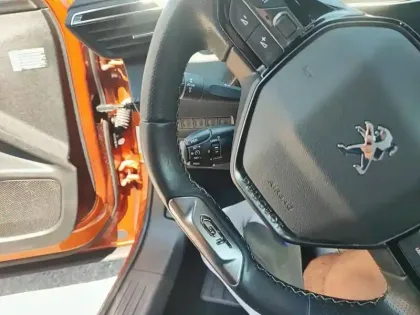 Photo 11 Peugeot 2008  Electrique 136 ch