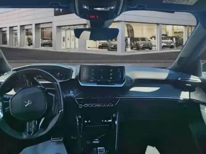 Photo 7 Peugeot 2008  Electrique 136 ch