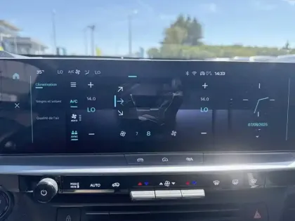 Photo 14 Opel Grandland  1.2 Turbo Hybrid 145 ch e-DCT6