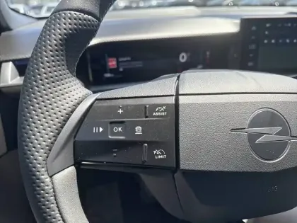 Photo 18 Opel Grandland  1.2 Turbo Hybrid 145 ch e-DCT6