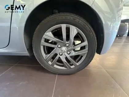 Photo 10 Peugeot 208  PureTech 75 S&S BVM5