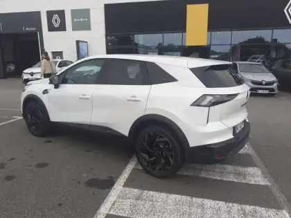 Photo 2 Renault Symbioz  E-Tech full hybrid 145