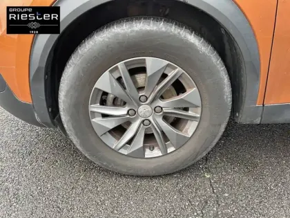 Photo 27 Peugeot 2008  PureTech 100 S&S BVM6