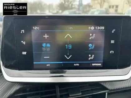 Photo 36 Peugeot 2008  PureTech 100 S&S BVM6