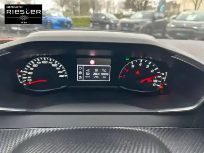 Photo 70 Peugeot 2008  PureTech 100 S&S BVM6