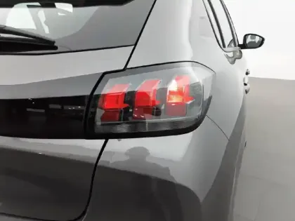 Photo 16 Peugeot 208  BlueHDi 100 S&S BVM6