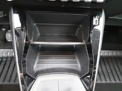 Photo 20 Peugeot 208  BlueHDi 100 S&S BVM6