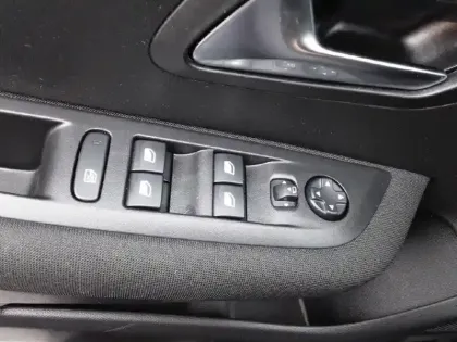 Photo 17 Peugeot 208  BlueHDi 100 S&S BVM6