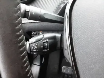 Photo 19 Peugeot 208  BlueHDi 100 S&S BVM6