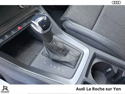 Photo 70 Audi Q3  35 TFSI 150 ch S tronic 7