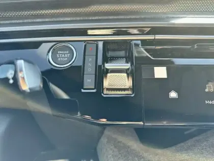 Photo 33 Peugeot 5008  Hybrid 145 e-DCS6