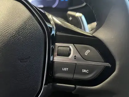 Photo 16 Peugeot 208  Hybrid 110 e-DCS6