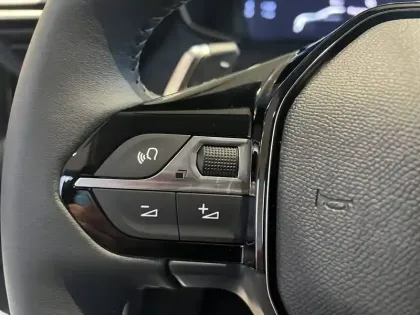 Photo 15 Peugeot 208  Hybrid 110 e-DCS6