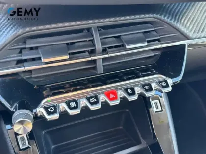 Photo 18 Peugeot 208  PureTech 100 S&S EAT8