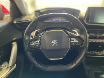 Photo 59 Peugeot 2008  PureTech 130 S&S EAT8