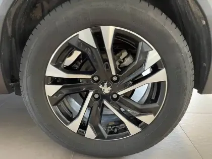 Photo 39 Peugeot 2008  PureTech 130 S&S EAT8