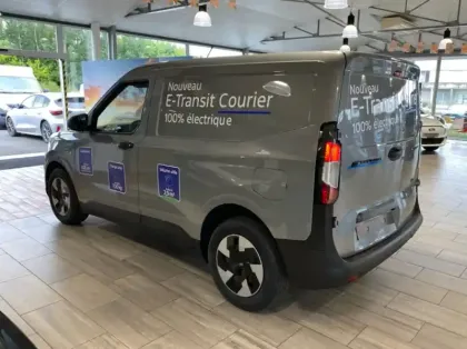 Photo 12 Ford Transit Courier Fourgonnette Electrique 100 kW 136ch Trend
