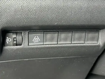 Photo 9 Peugeot 2008  1.2 PureTech 100ch S&S Allure