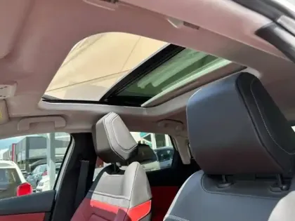 Photo 11 Citroën C4  Moteur électrique 136ch (100 kW) Shine Pack Automatique