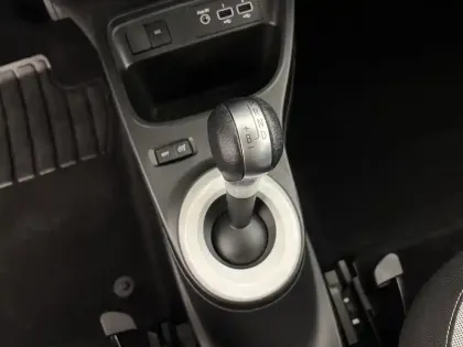 Photo 39 Renault Twingo  III E-Tech