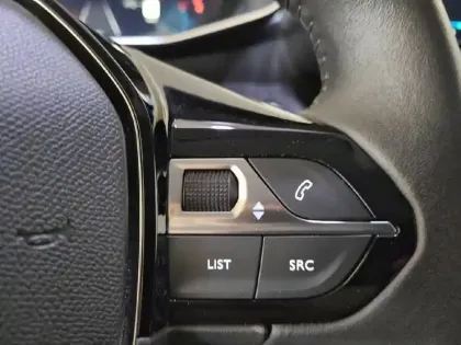 Photo 27 Peugeot 208  PureTech 100 S&S BVM6