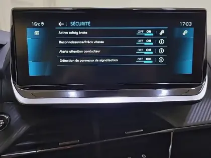 Photo 21 Peugeot 208  PureTech 100 S&S BVM6