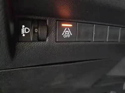 Photo 28 Peugeot 208  PureTech 100 S&S BVM6